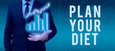 Kavramsal Görünüm Planı Diyetiniz, Konsept: Kilo Vermek için Konsept fitness aktiviteleri ve yemekler Kalem Tutan Kadın ve Konuşma Baloncuğunda Önemli Mesaj Sunma.