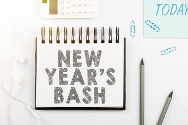 Yeni Yıl Bash, İşletme Şovu Kutlaması 365 gün sürecek Mutlu Parti İş Dünyası Takımının İki Önemli Fikri Her İki Tarafta Konuşma Baloncukları Üzerine.