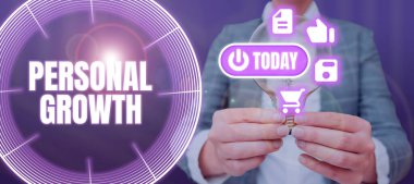 Kişisel Büyümeyi sunan metin başlığı becerilerinizi geliştirin yeni malzemeler öğrenin, internet konsepti becerilerinizi geliştirin yeni malzemeler öğrenin