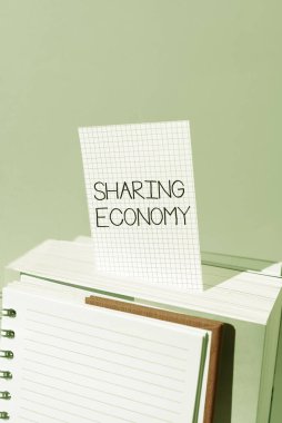 El yazısı metni Paylaş Bilgiyi Paylaş ve diğerlerine ders vermeden önce öğrendiklerimi anlat, mallara erişim olanağı sağlayan iş dünyası ekonomik modeli