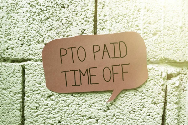 书面文字显示支付的时间休假雇主对个人假期给予补偿 概念意味着雇主对个人假期给予补偿 — 图库照片