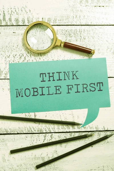 标识显示Think Mobile Firsteasy手持设备可访问内容24 Handy Word Easy Handheld Device可访问内容24 Handy — 图库照片