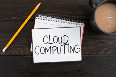Metin Cloud Computinguse yazımı İnternet 'te sunulan uzak sunucu ağını kullanıyor, Internet Kavramı ise İnternet' te sunulan uzak sunucu ağını kullanıyor