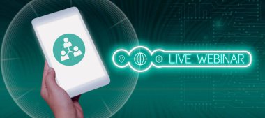 Canlı Webinar 'ı gösteren metin, İnteraktif Seminer Sözcüğü İnternet üzerinden Gerçek Zaman üzerinden iletiliyor