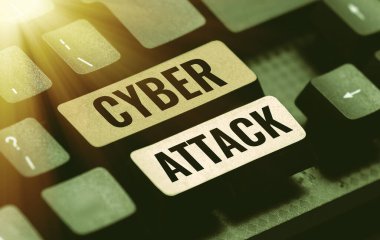 El yazısı Siber Saldırı, İş Konsepti Bilgisayar Sistemine Zarar Verme Girişimi