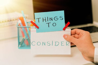 Metin gösterimi yazılıyor İyi Paskalyalar Pazar, Alışveriş Zamanlaması tablosunu kontrol etmek veya yapmak için iş fikri listesi