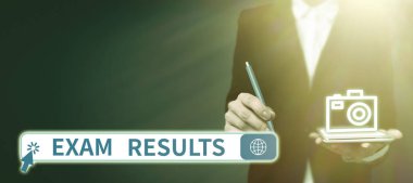 Sınav Sonuçlarını Sunan Metin başlığı, İnternet Konsepti Bilgi veya beceriyi gösteren resmi bir testin sonucu