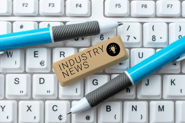 Tekstbord Met Industrie Nieuws Bedrijfsconcept Technisch Marktverslag Fabricage Handelsbouwer — Stockfoto
