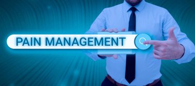 Disiplinlerarası bir yaklaşımı kullanan Acı Yönetimi 'nin işaretini gösteren bir ilham, disiplinler arası bir yaklaşımı kullanan bir tıp dalı olan kavramsal fotoğraf.