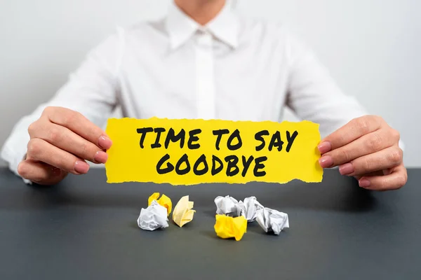 Znak Ręcznego Pisania Czas Się Pożegnać Przegląd Biznesowy Żegnaj Zobaczenia — Zdjęcie stockowe