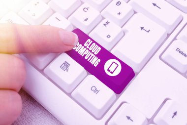 Metin Cloud Computinguse yazımı İnternet 'te sunulan uzak sunucu ağını kullanıyor, Internet Kavramı ise İnternet' te sunulan uzak sunucu ağını kullanıyor