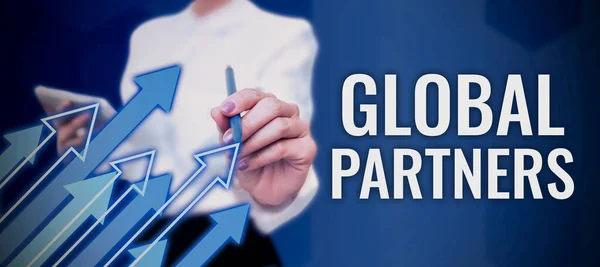 Firma Mostrando Asociaciones Globalesdos Más Empresas Diferentes Países Trabajan Equipo — Foto de Stock