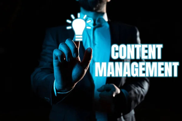 Bildunterschrift Content Managementprozess Der Informationen Sammelt Verwaltet Und Veröffentlicht Konzeptioneller — Stockfoto