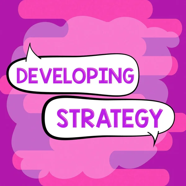Hand Writing Sign Developing Strategyorganizations Διαδικασία Αλλαγές Για Την Επίτευξη — Φωτογραφία Αρχείου