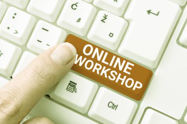 Elektronik web siteleri üzerinden ürün ve ürünlerin Online Workshopshowlarını sunan metin başlığı, elektronik web siteleri üzerinden mal ve malların kavramsal fotoğraf gösterimi