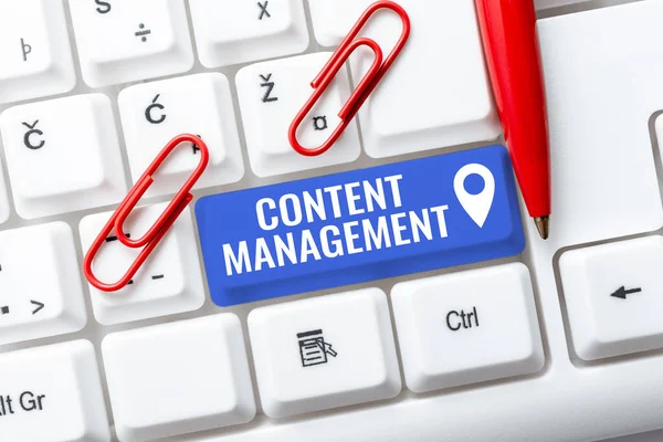 Zeigt Content Managementprocess Das Informationen Sammelt Verwaltet Und Veröffentlicht Word — Stockfoto