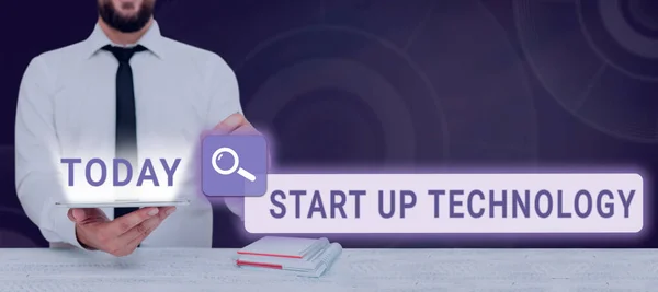 Start Technology Internet Concept Young Technical Company Kezdetben Támogatott Vagy — Stock Fotó