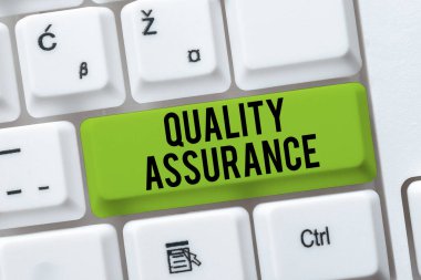 Metin gösteriminin yazılması Kalite Güvencesi Belirli bir kalite güvencesi sağlar Belirli bir kalite belirlenmiş gereksinim, İş vitrini belirli bir kalite düzeyini sağlarName