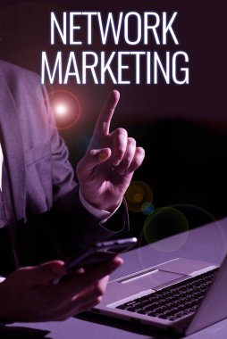 Ağ Pazarlama Piramidi 'nin çok seviyeli ticari mal ve hizmet satışı, İş yaklaşımı Piramidinin çok seviyeli ticaret malları ve hizmetleri satışı