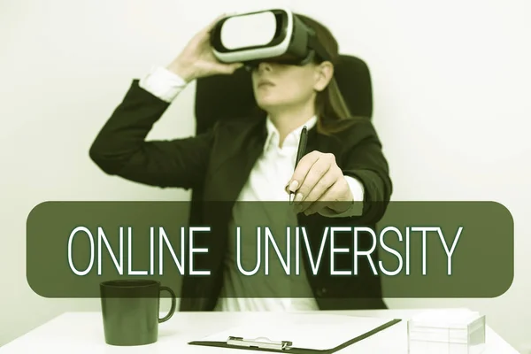 Inspiration Zeigt Zeichen Online Universitätsfernstudiengänge Werden Über Das Internet Übernommen — Stockfoto