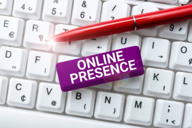 Çevrimiçi arama ve iş konsepti ile bulunabilecek birinin çevrimiçi arama yoluyla bulunabilecek ilhamı gösteren metin