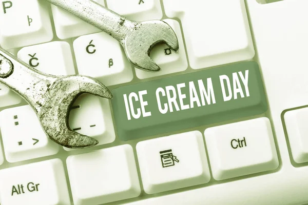 Handschrift Text Ice Cream Day Konzeptfoto Besonderer Moment Etwas Süßes — Stockfoto