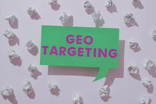 Escrita Exibindo Texto Geo Targeting Visão Geral Negócio Anúncios Digitais — Fotografia de Stock