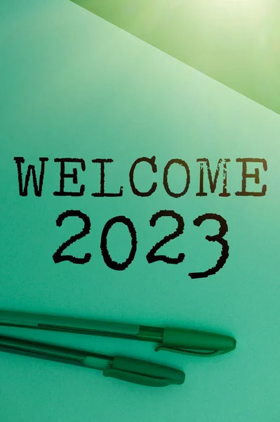 Inspiratie Met Uithangbord Welkom 2023 Internet Concept Nieuwjaarsviering Motivatie Proost — Stockfoto