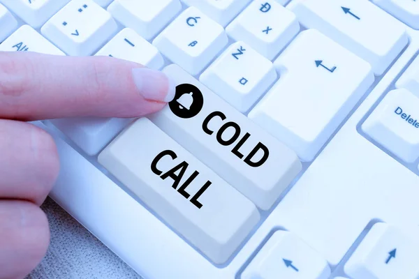 Texto Que Muestra Inspiración Cold Call Escaparate Negocios Llamada Solicitada — Foto de Stock