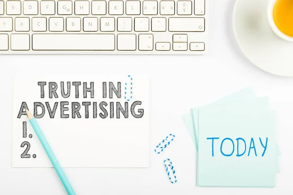 概念展示广告中的真理 概念意义实践诚实的广告宣传传播 — 图库照片