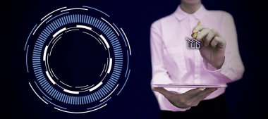 İş adamı sunar Yeni Gelecek Teknolojileri.