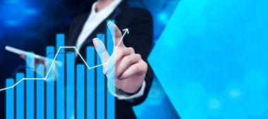 İş Adamı Sunar Yeni Geleceği Büyütme Grafikleri.