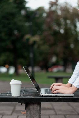 İnternetteki Ofis Toplantısı, Okul Video Konferansı, Uzaktan Çalışan Fikirler