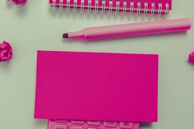 Çoklu Koleksiyon Ofisi Kırtasiye Fotoğrafı Tablo Üzerine Yerleştirildi