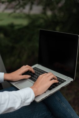 İnternetteki Ofis Toplantısı, Okul Video Konferansı, Uzaktan Çalışan Fikirler