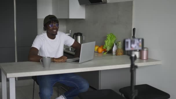 Black Male Blogger Talking Subcribers Recording Video Camera Streaming — Stock Video