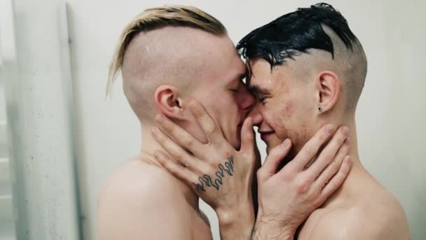 Wet Gay Couple Hugging Each Other Kissing Lips — Stock videók