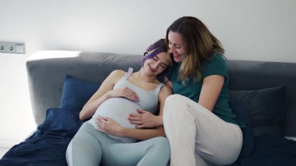 Pregnant Lesbian Woman Her Partner Happy Bonding Sofa Together — Wideo stockowe