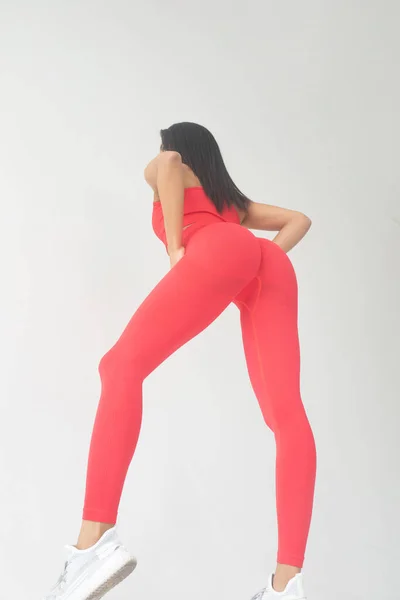 Back View Jovem Apto Afro Americano Mulher Sportswear Vermelho Posando — Fotografia de Stock