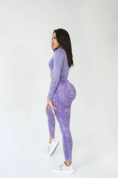 Vue Latérale Une Jeune Femme Afro Américaine Tenue Sport Violette — Photo