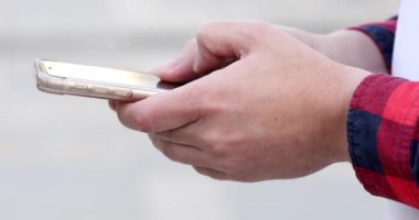 Açık, onun cep telefonuyla işadamı yakın çekim