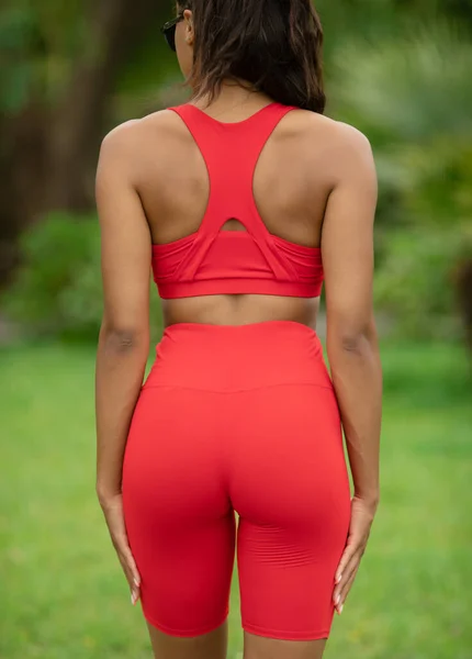 Zblízka Hýždě Fitness Žena Červeném Sportovním Oblečení — Stock fotografie