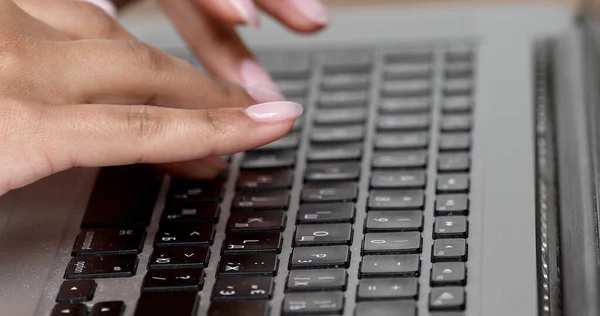 Close Woman Hands Typing Laptop Woman Working Laptop While Sitting — Stok fotoğraf