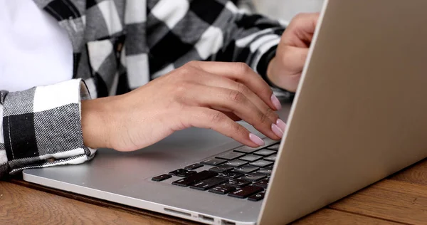 Close Woman Hands Typing Laptop Woman Working Laptop While Sitting — ストック写真