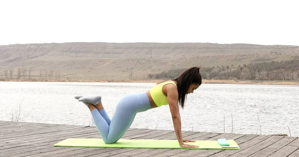 Sportive Young African American Woman Training Nature Active Fitness Young — Stockfoto