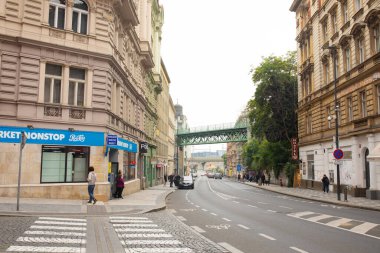 Prag, Çek Cumhuriyeti - 08 Ekim 2022: Çek Cumhuriyeti 'nin başkenti ve en büyük şehri olan Prag' ın eski merkezine bakın.