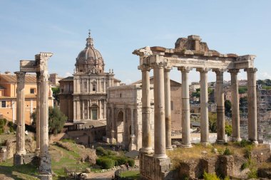 Roma, İtalya - 12.10.2022: Roma harabeleri, Forum. Roma antik mimarisi.