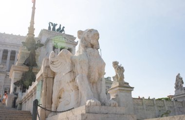 Roma, İtalya - 12.10.22: İtalya 'nın başkenti Roma' da Vittorio Emanuele II veya Il Vittoriano olarak bilinen Anavatan Sunağı (Altare della Patria)