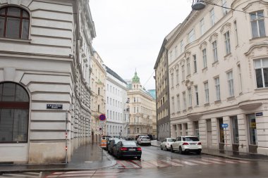 Vienna, AUSTRIA - 14 Ekim 2022: güzel Viyana şehir manzarası. Viyana 'da sokaklar ve şehir hayatı. Avusturya