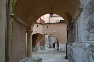 Krakow 'un ana anıtını ve çekiciliğini yıkın.